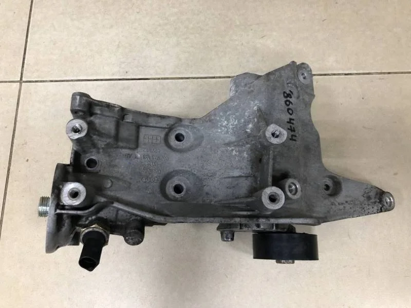 Кронштейн генератора Volkswagen Tiguan (5N1) 2007-2011