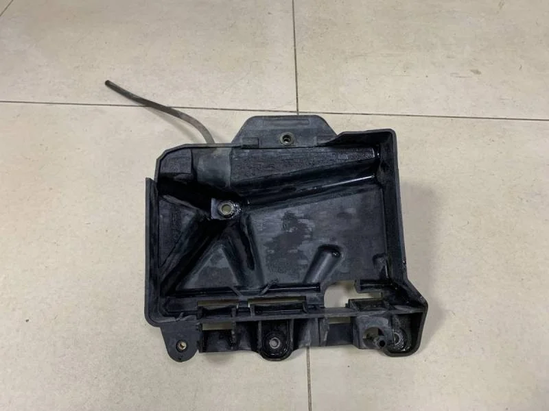 Крепление АКБ (корпус / подставка) Volkswagen Polo (Sed RUS) 2011>