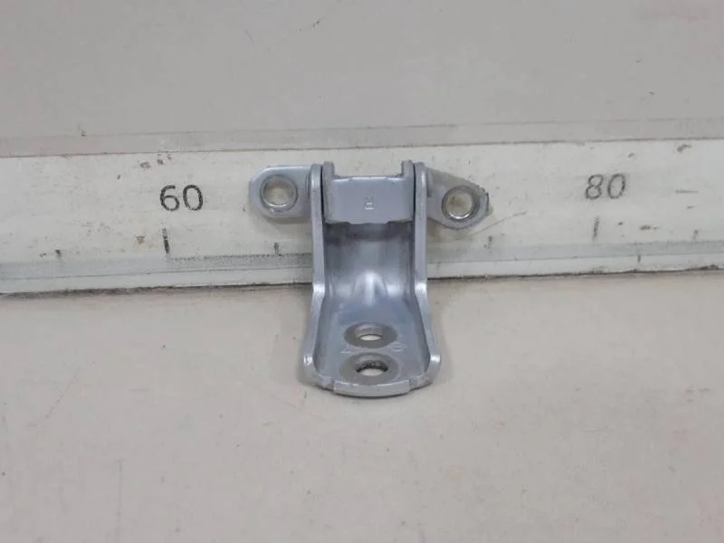 Петля двери задней левой нижняя Nissan Sentra (B17) 2013-2017