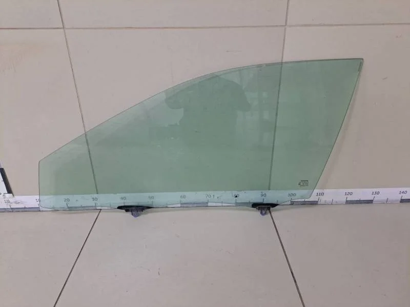Стекло двери передней левой Toyota Camry (V50) 2011-2017