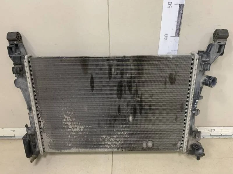 Радиатор охлаждения двигателя Opel Corsa (D) 2006-2015