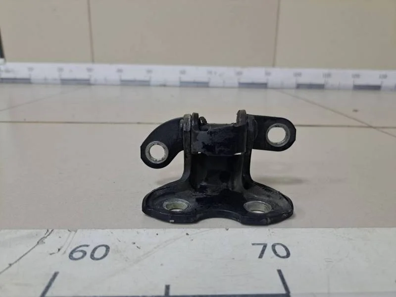 Петля двери задней левой верхняя Toyota Camry (V50) 2011-2017