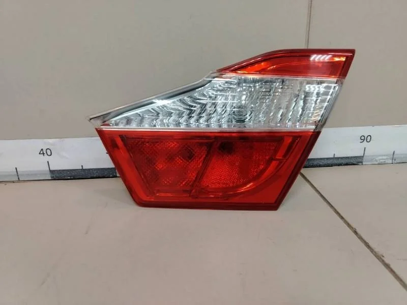 Фонарь задний внутренний правый Toyota Camry (V50) 2011-2017
