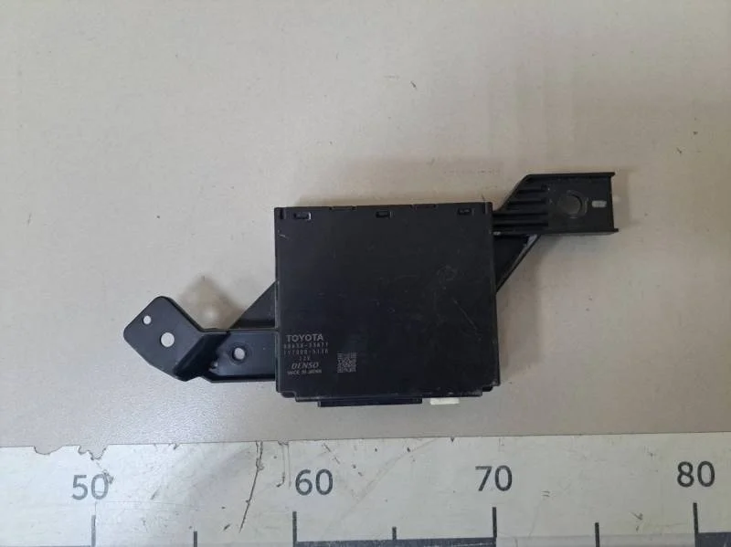 Блок электронный Toyota Camry (V50) 2011-2017