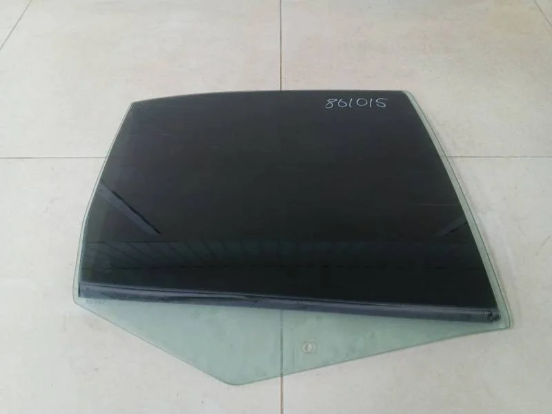 Стекло двери задней правой Volkswagen Bora (1J) 1998-2005