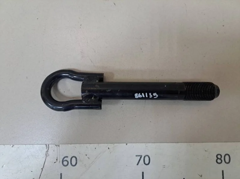 Крюк буксировочный Toyota Camry (V50) 2011-2017