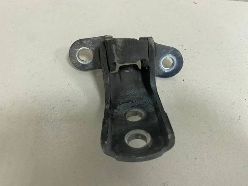 Петля двери передней правой верхняя Toyota Camry (V50) 2011-2017