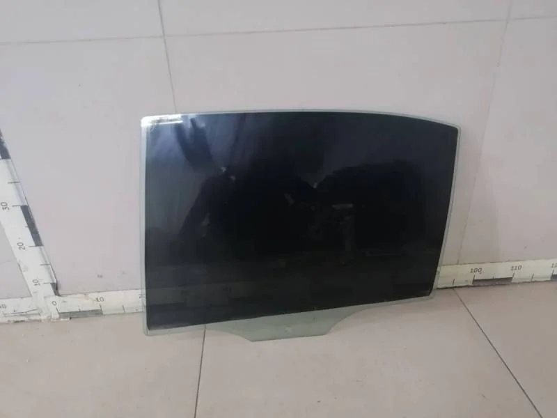 Стекло двери задней левой Skoda Octavia (A7) 2013>