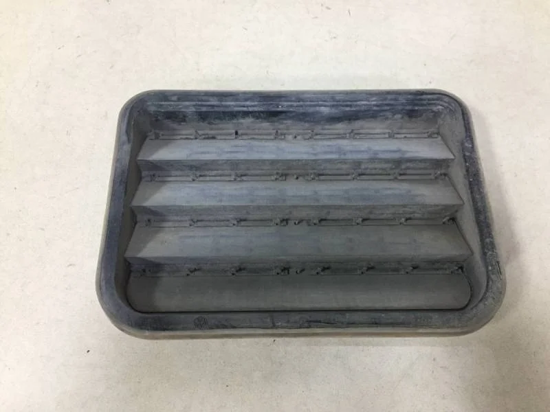 Решетка вентиляционная Skoda Octavia (A7) 2013>