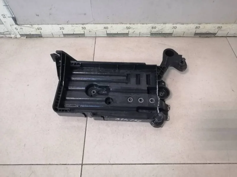 Крепление АКБ (корпус / подставка) Skoda Octavia (A7) 2013>