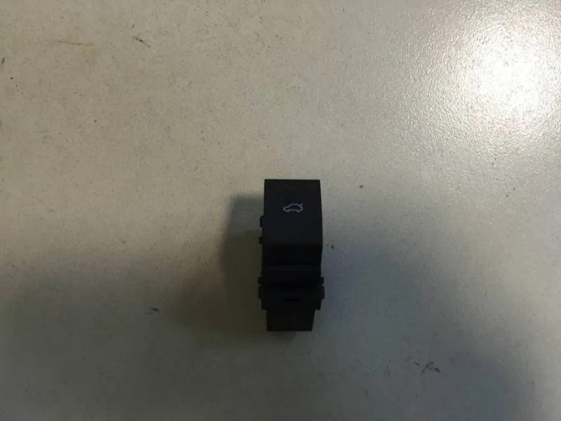 Кнопка открывания багажника Volkswagen Polo (Sed RUS) 2011>