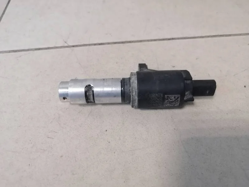 Клапан электромагн. изменения фаз ГРМ Skoda Octavia (A7) 2013>