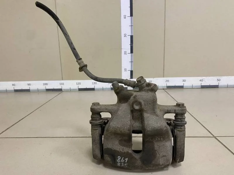 Суппорт передний правый Suzuki SX4 2006-2013