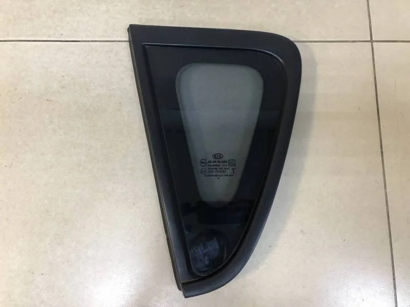 Стекло кузовное глухое левое Kia Soul (AM) 2009-2014