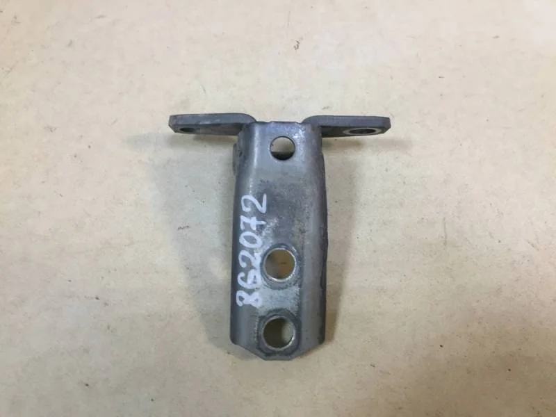 Петля двери передней левой верхняя Mitsubishi Lancer X (CX, CY)  2007>