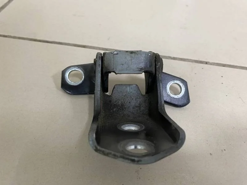 Петля двери передней правой верхняя Mazda CX-7 (ER) 2006-2012