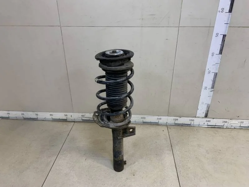 Амортизатор передний Skoda Octavia (A7) 2013>