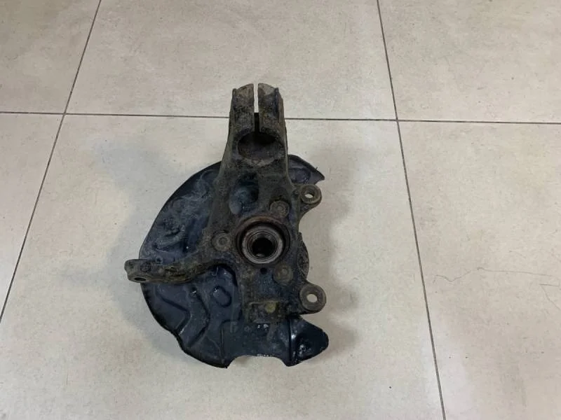 Кулак поворотный передний левый Skoda Octavia (A7) 2013>