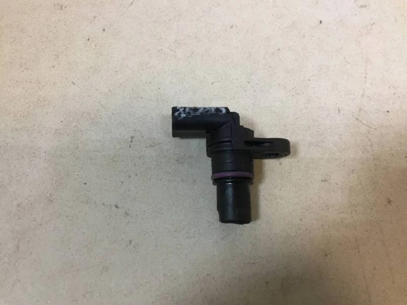 Датчик положения распредвала Skoda Octavia (A7) 2013>