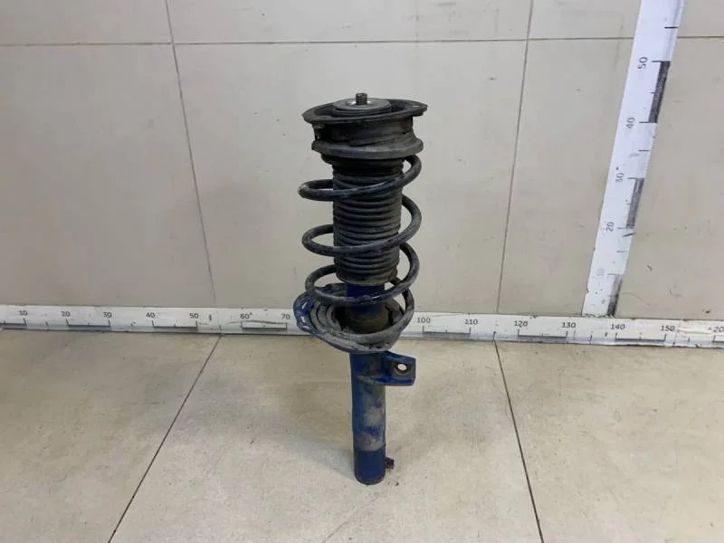 Амортизатор передний Skoda Octavia (A7) 2013>