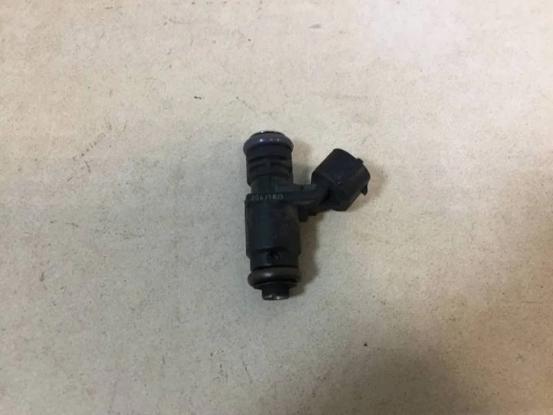 Форсунка инжекторная электрическая Skoda Octavia (A7) 2013>