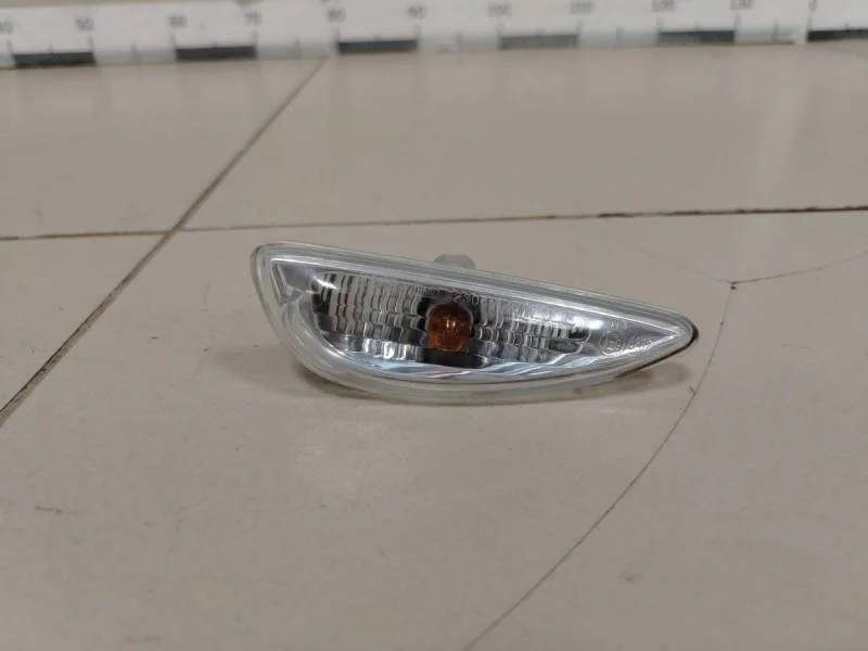 Повторитель на крыло Hyundai Solaris 2010-2017