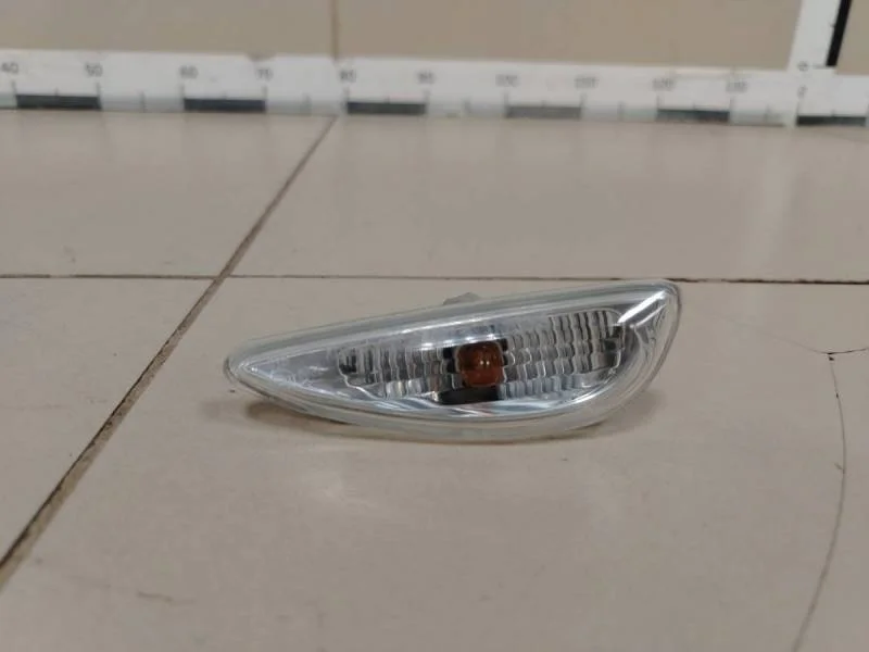 Повторитель на крыло Hyundai Solaris 2010-2017