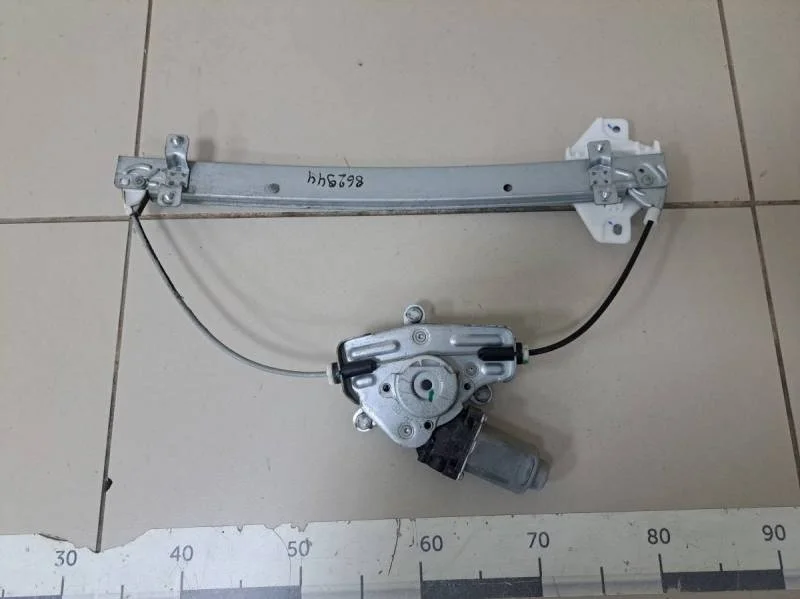 Стеклоподъемник электр. задний левый Hyundai Solaris 2010-2017