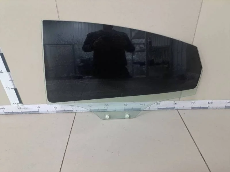 Стекло двери задней левой Hyundai Solaris 2010-2017