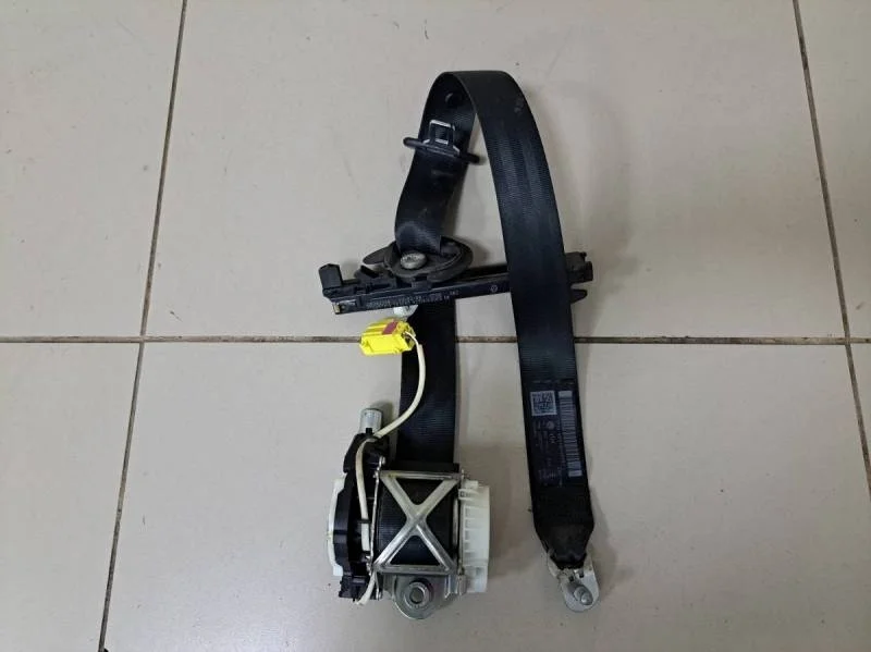 Ремень безопасности с пиропатроном Volkswagen Passat B6 2005-2010