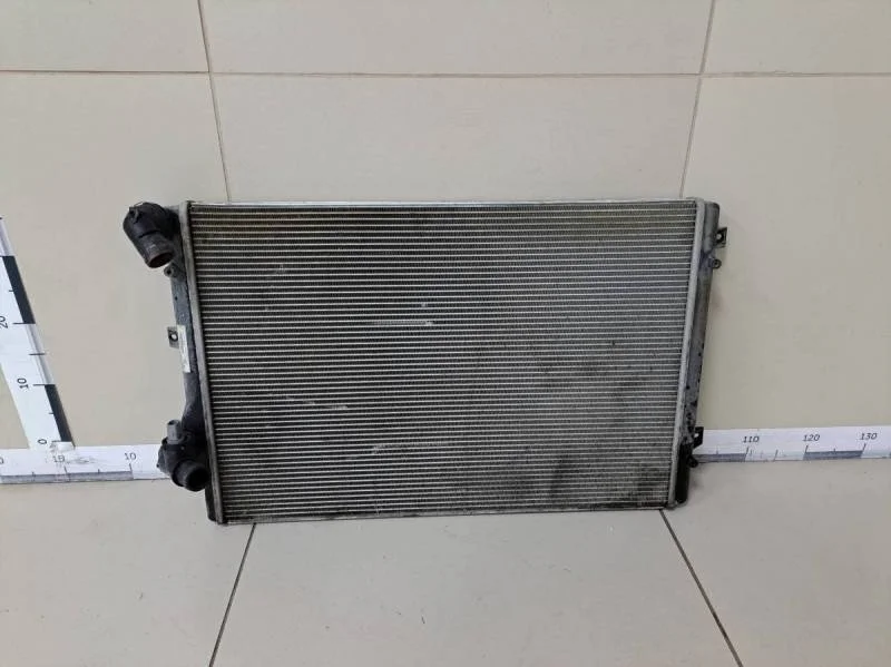 Радиатор охлаждения двигателя Volkswagen Passat B6 2005-2010