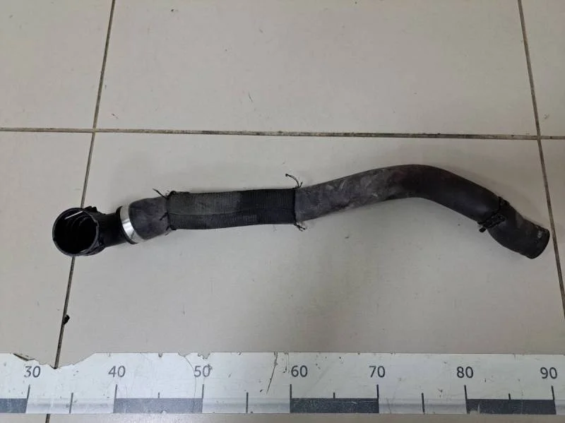 Патрубок радиатора охлаждения Volkswagen Passat B6 2005-2010