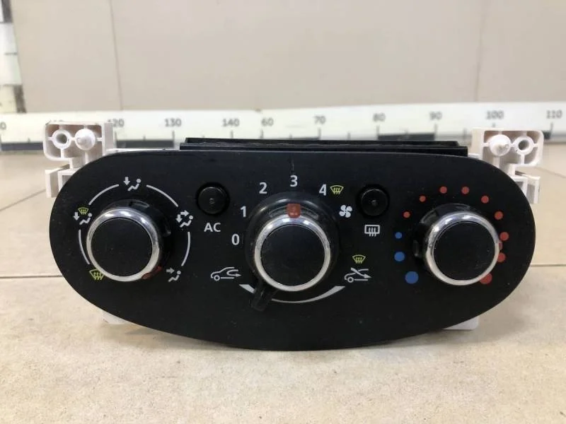 Блок управления отопителем Renault Logan (2) 2014>