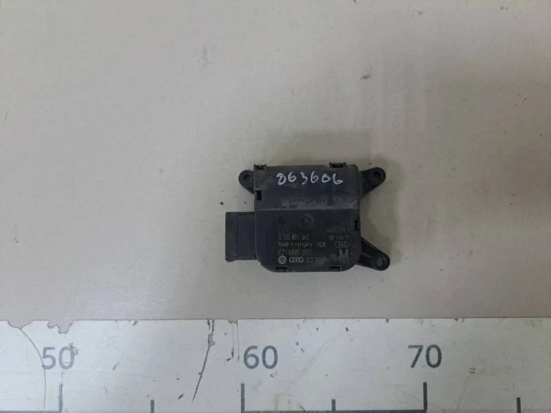 Моторчик заслонки печки Volkswagen Passat B6 2005-2010