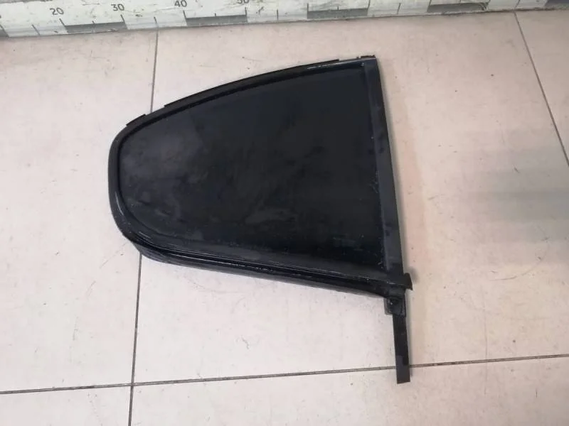 Стекло двери задней правой (форточка) Skoda Octavia (A5 1Z-) 2004-2013