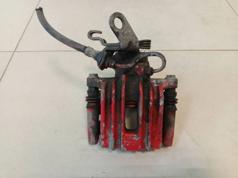 Суппорт задний правый Skoda Octavia (A5 1Z-) 2004-2013