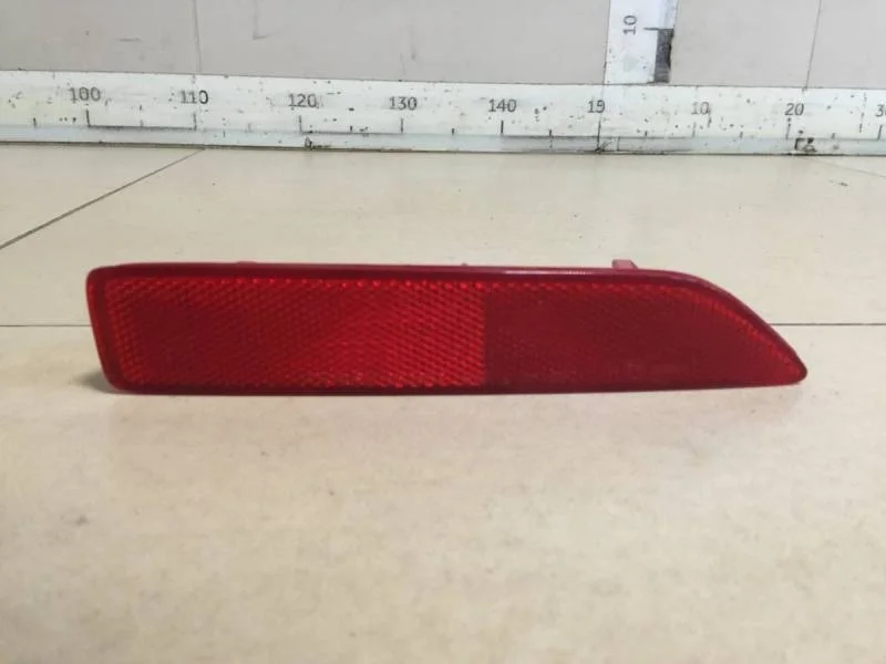 Отражатель в бампер задний правый Honda CR-V 2007-2012