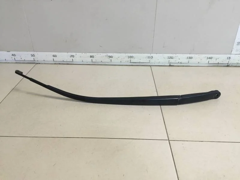 Поводок стеклоочистителя передний правый Honda CR-V 2007-2012