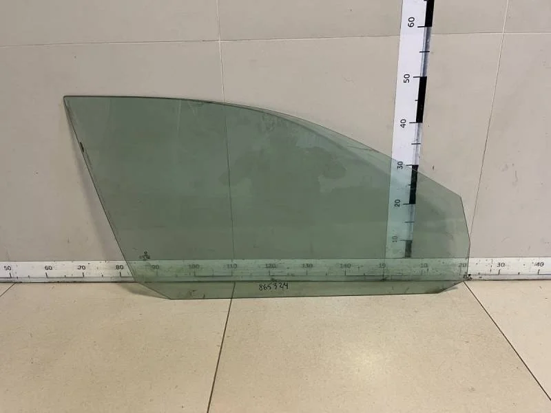 Стекло двери передней правой Volkswagen Jetta (1K) 2006-2011