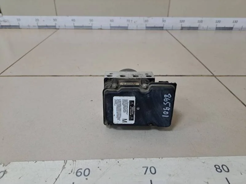 Блок ABS (насос) Toyota Camry (XV30) 2001-2006