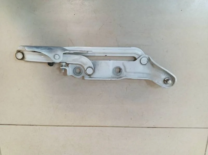 Петля крышки багажника Ford Mondeo 4 2007-2015