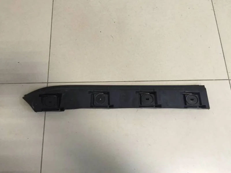 Направляющая заднего бампера правая Volkswagen Jetta (1K) 2006-2011