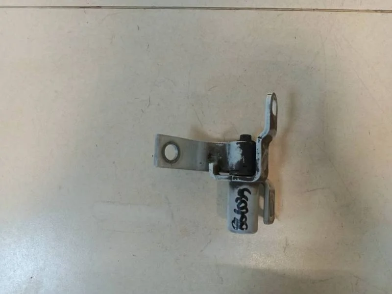 Петля двери передней правой верхняя Ford Mondeo 4 2007-2015