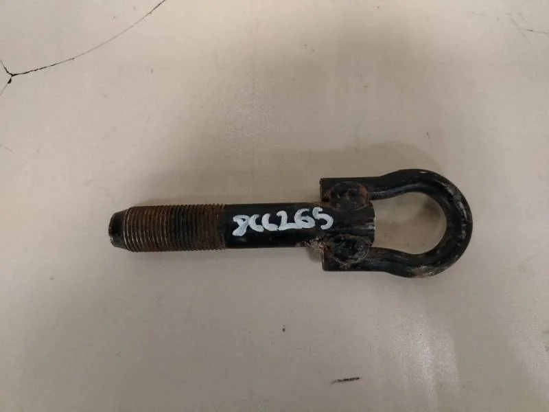 Крюк буксировочный Toyota Camry (XV30) 2001-2006