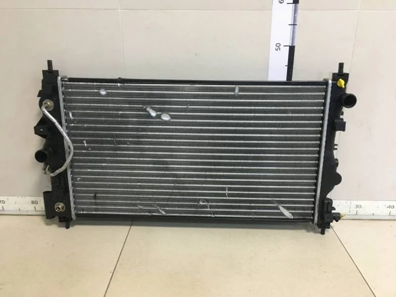 Радиатор охлаждения двигателя Chevrolet Cruze (J300) 2009-2016