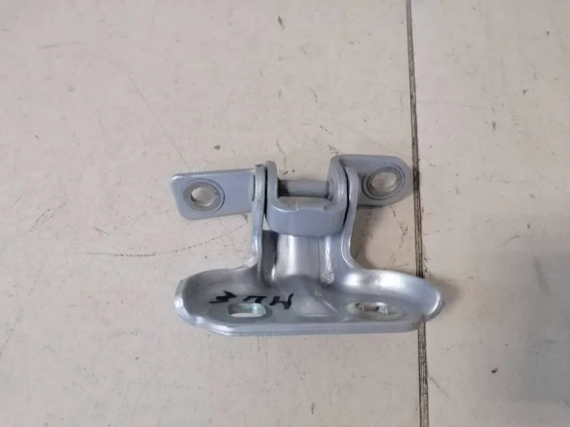 Петля двери задней правой нижняя Chevrolet Aveo T300 2011>