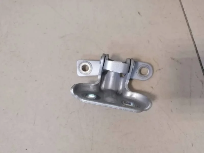 Петля двери задней левой верхняя Chevrolet Aveo T300 2011>