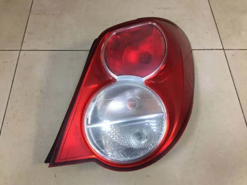 Фонарь задний правый Chevrolet Aveo T300 2011>