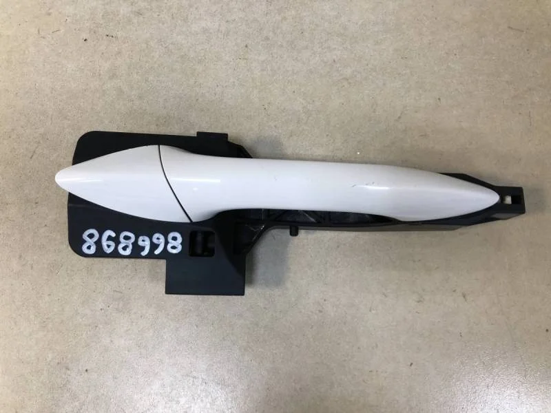 Ручка двери задней наружная правая Hyundai i30 (GD) 2012>