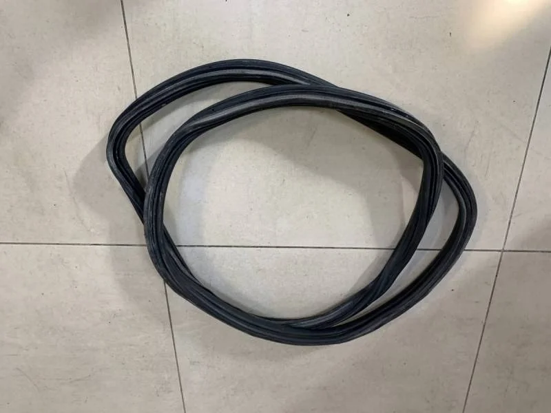 Уплотнитель багажника Chevrolet Aveo T300 2011>